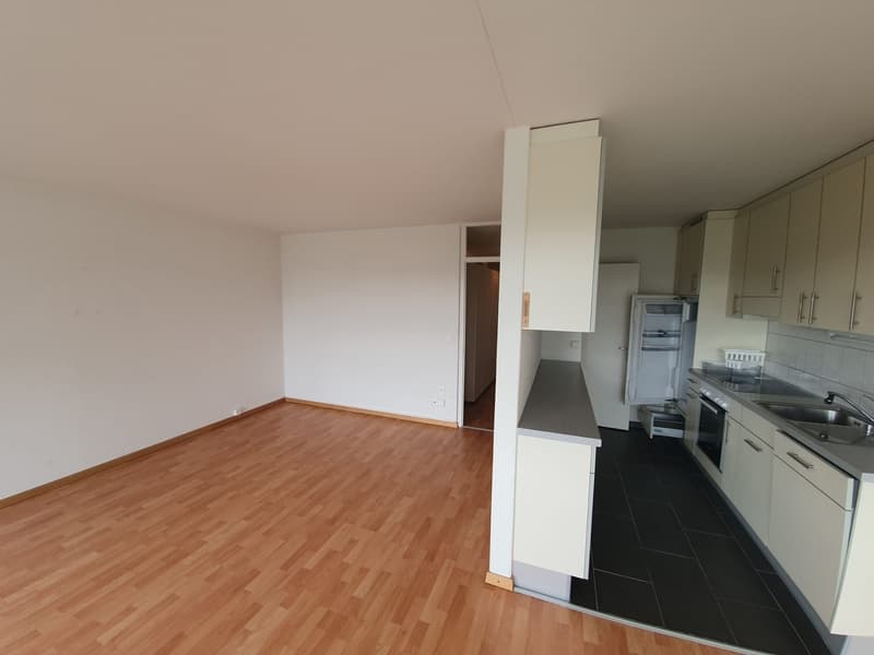 Helle 3-Zimmer-Wohnung mit Balkon im 5. OG in Burgdorf (2)