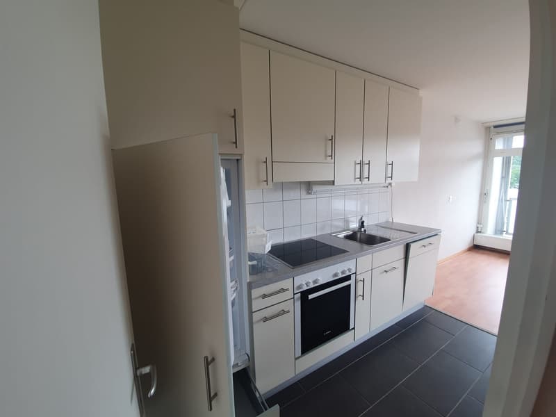 Helle 3-Zimmer-Wohnung mit Balkon im 5. OG in Burgdorf (1)