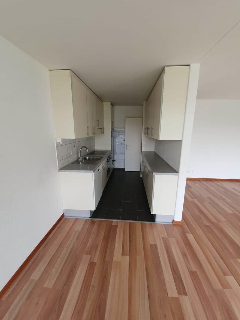 Helle 3-Zimmer-Wohnung mit Balkon im 6. OG in Burgdorf (3)