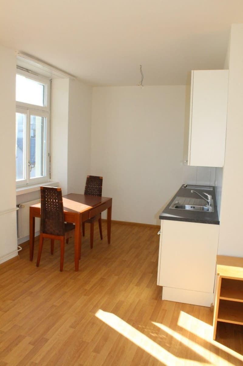 Charmant studio avec balcon au cur de Delémont (3)