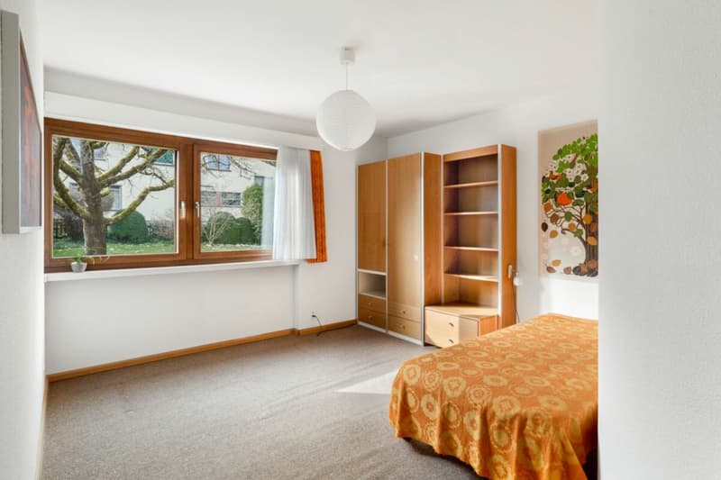 Freistehende Villa auf grosszügigem Grundstück (6)