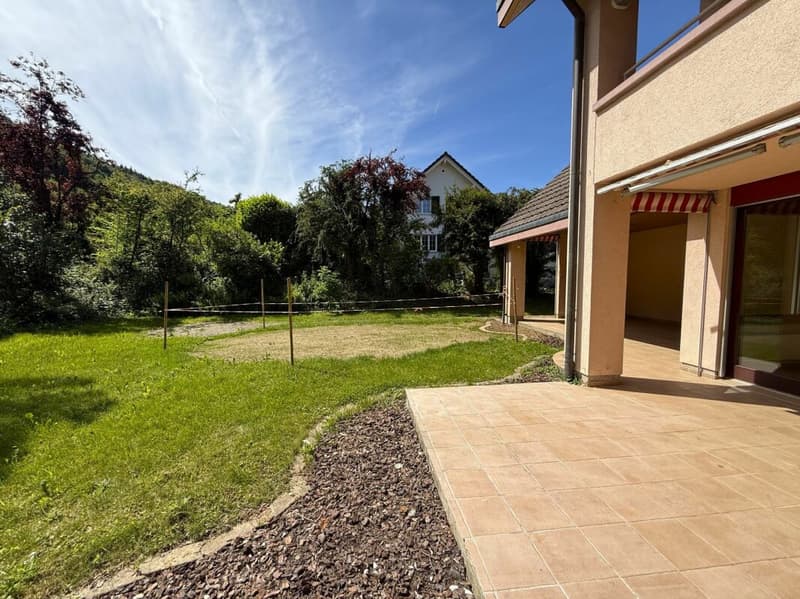 Grosszügiges und freistehendes 9 1/2-Zimmer Einfamilienhaus- naturnahes Wohnen mit Nähe zur Stadt (14)