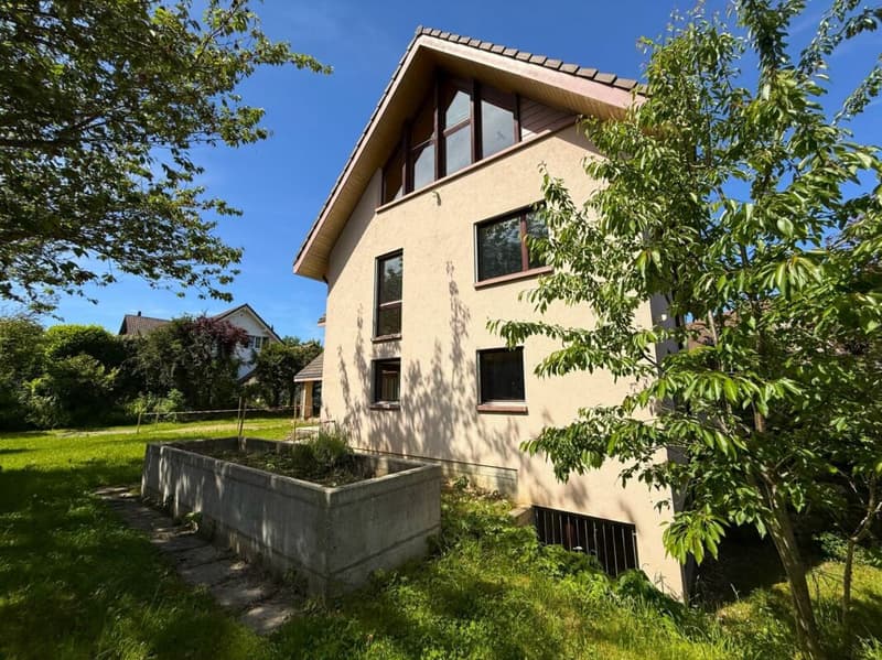 Grosszügiges und freistehendes 9 1/2-Zimmer Einfamilienhaus- naturnahes Wohnen mit Nähe zur Stadt (13)