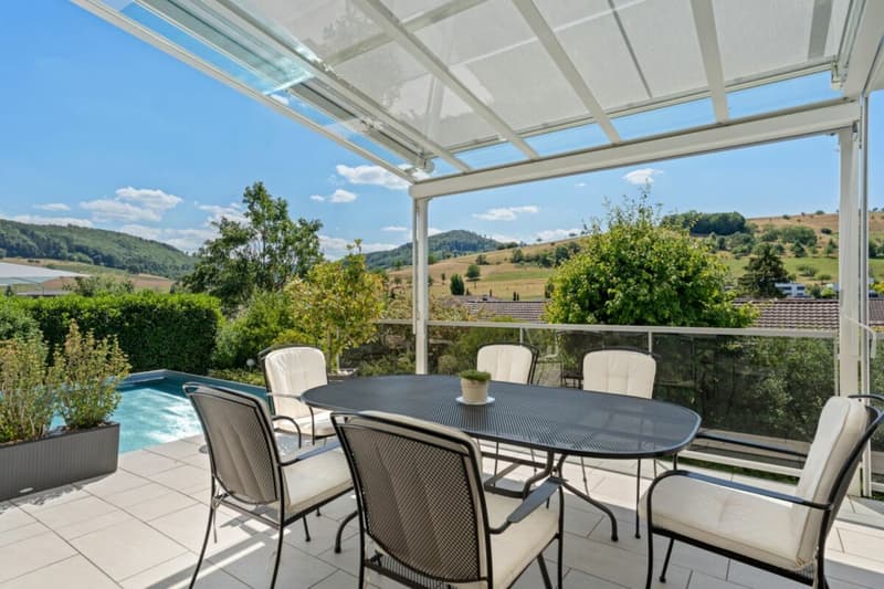Privatsphäre, Raum und Lebensqualität - besondere Villa mit Pool in Magden (22)
