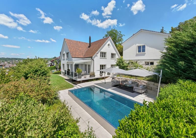 Privatsphäre, Raum und Lebensqualität - besondere Villa mit Pool in Magden (4)