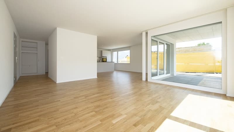 APPARTEMENT AU REZ-DE-CHAUSSEE SPACIEUX DANS UN EMPLACEMENT CALME À LOUER (3)