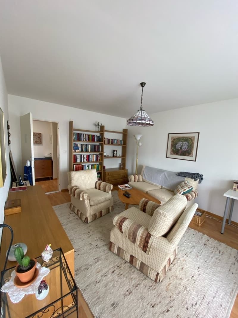 GEMÜTLICHE 2.5 ZIMMER-WOHNUNG IN PRATTELN (3)