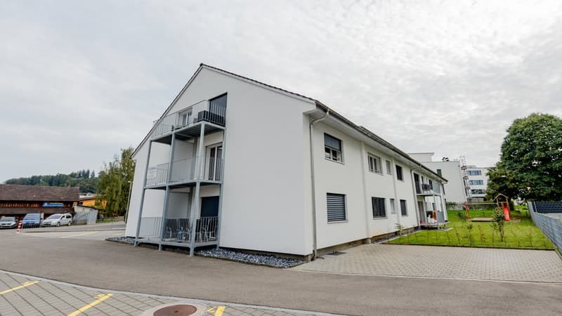 CHARMANTE KLEINWOHNUNG ZU VERMIETEN (2)