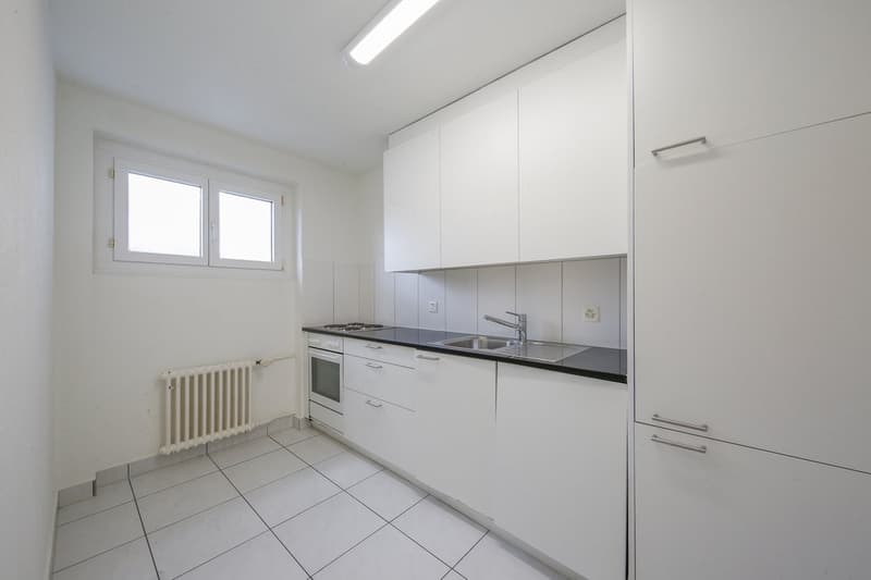 GROSSZÜGIGE WOHNUNG AN BESTER LAGE ZU VERMIETEN (7)
