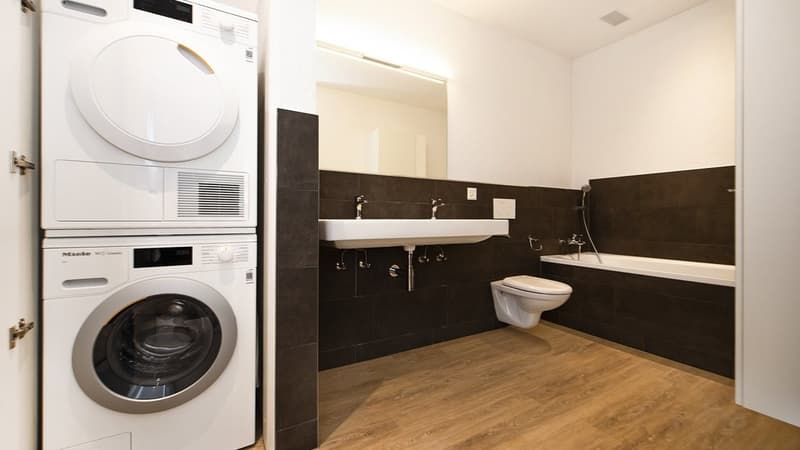 WUNDERSCHÖNE WOHNUNG IM EIGENTUMSSTANDARD (10)