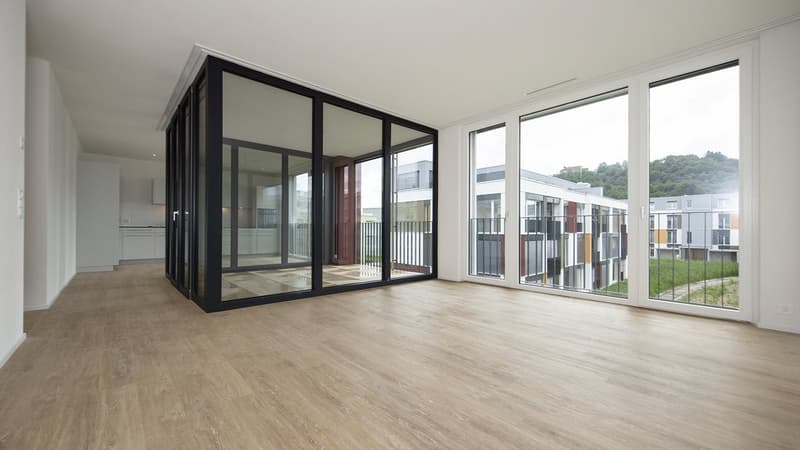 WUNDERSCHÖNE WOHNUNG IM EIGENTUMSSTANDARD (2)