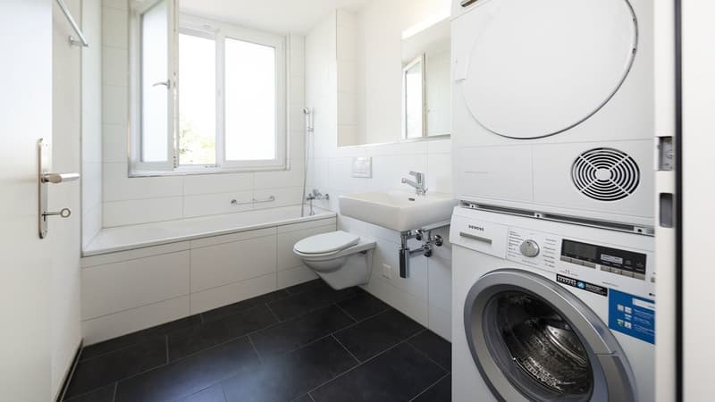 MODERN WOHNEN MIT GROSSEM UND SONNENVERWÖHNTEM BALKON (11)