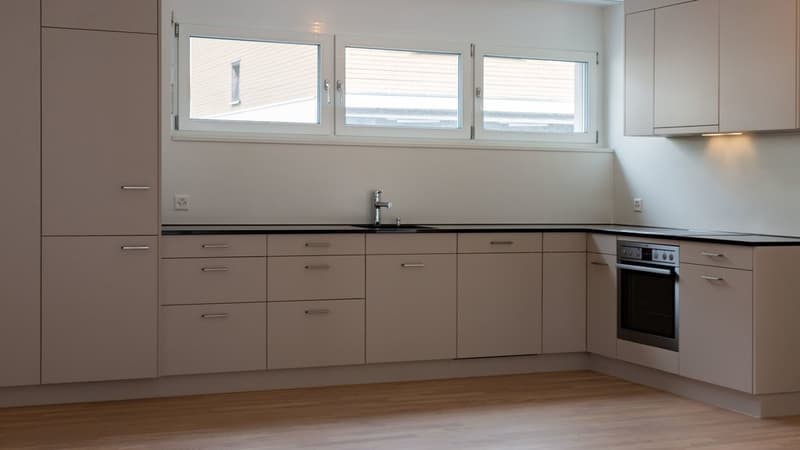 2.5 ZIMMER-WOHNUNG IM ERDGESCHOSS ZU VERMIETEN (11)