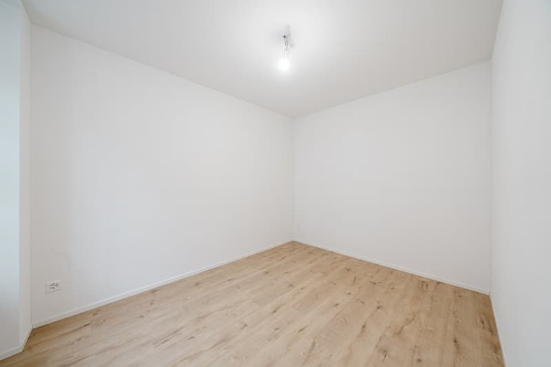 CHARMANTE 2.5 ZIMMER-WOHNUNG IN DIESSENHOFEN ZU VERMIETEN (6)