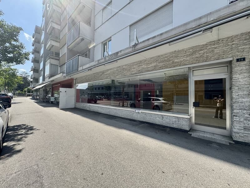 ERFOLGSFLÄCHE MIT GRANDIOSER SCHAUFENSTERFRONT (1)
