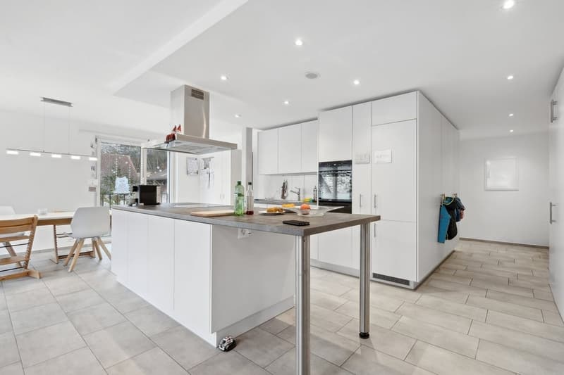 MODERNE 4.5 ZIMMER-WOHNUNG IN STÜSSLINGEN (10)