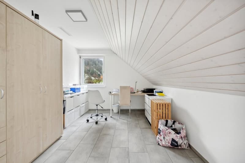 MODERNE 4.5 ZIMMER-WOHNUNG IN STÜSSLINGEN (6)