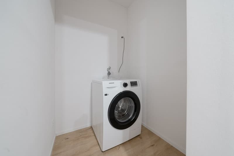 MODERNE UND HELLE 2.5-ZIMMER-WOHNUNG IM ZENTRUM VON DIESSENHOFEN (6)