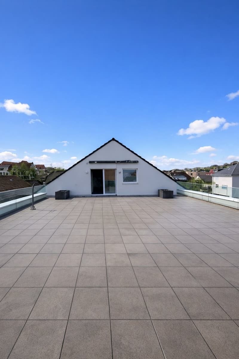 GEMÜTLICHE WOHNUNG MIT EXKLUSIVER DACHTERRASSE (2)