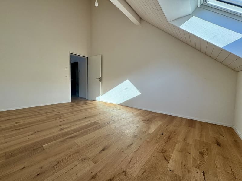 SCHÖN UND MODERN MIT GROSSEM BALKON (9)