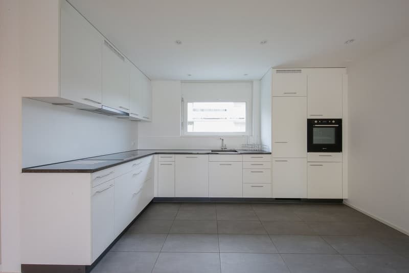 GEMÜTLICHE 3.5 ZIMMER-WOHNUNG IN BERINGEN (3)