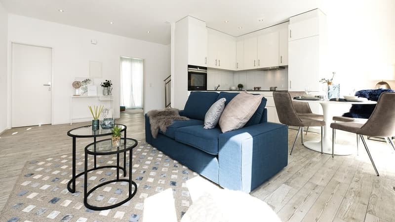 EINZIGARTIGE MAISONETTE-WOHNUNG IN SAFENWIL (4)