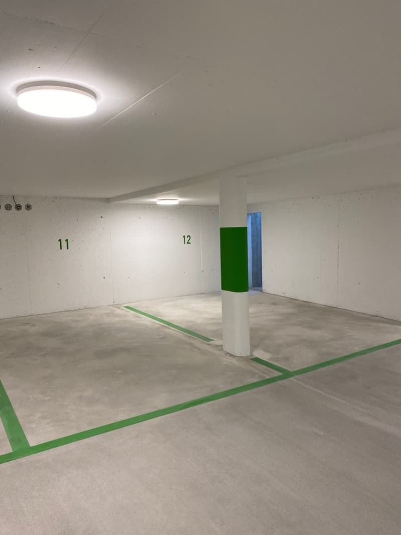 EINSTELLHALLENPLATZ ZU VERMIETEN IN MÄNNEDORF (4)
