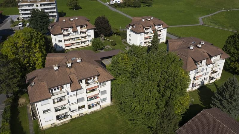 HOBBY-/LAGERFLÄCHE ZU VERMIETEN IN AZMOOS (1)
