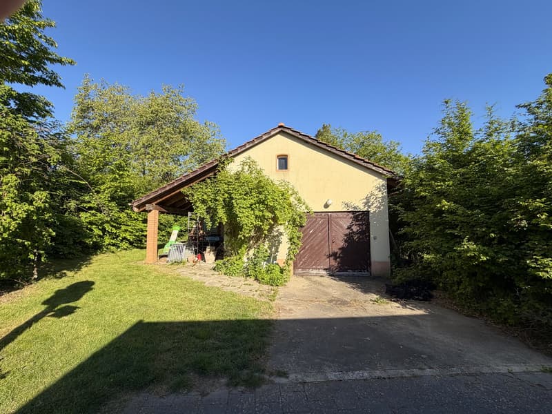 FREISTEHENDES EFH MIT NEBENGEBÄUDE UND WALD AUF 2 PARZELLEN MIT TOTAL 2‘461 M2 AN RUHIGER LAGE (5)