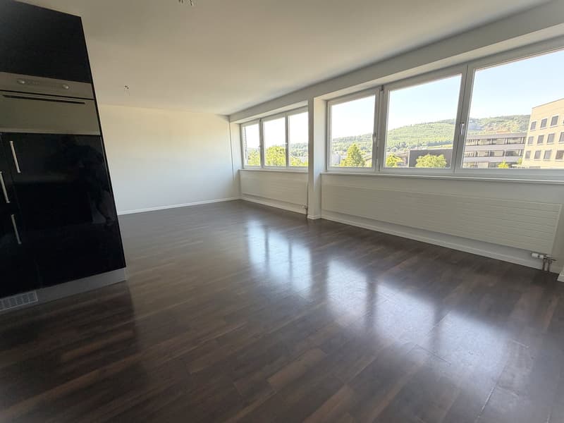 Helle 4.5-Zimmer-Wohnung mit Balkon, Lift und Aussicht in Olten (3)