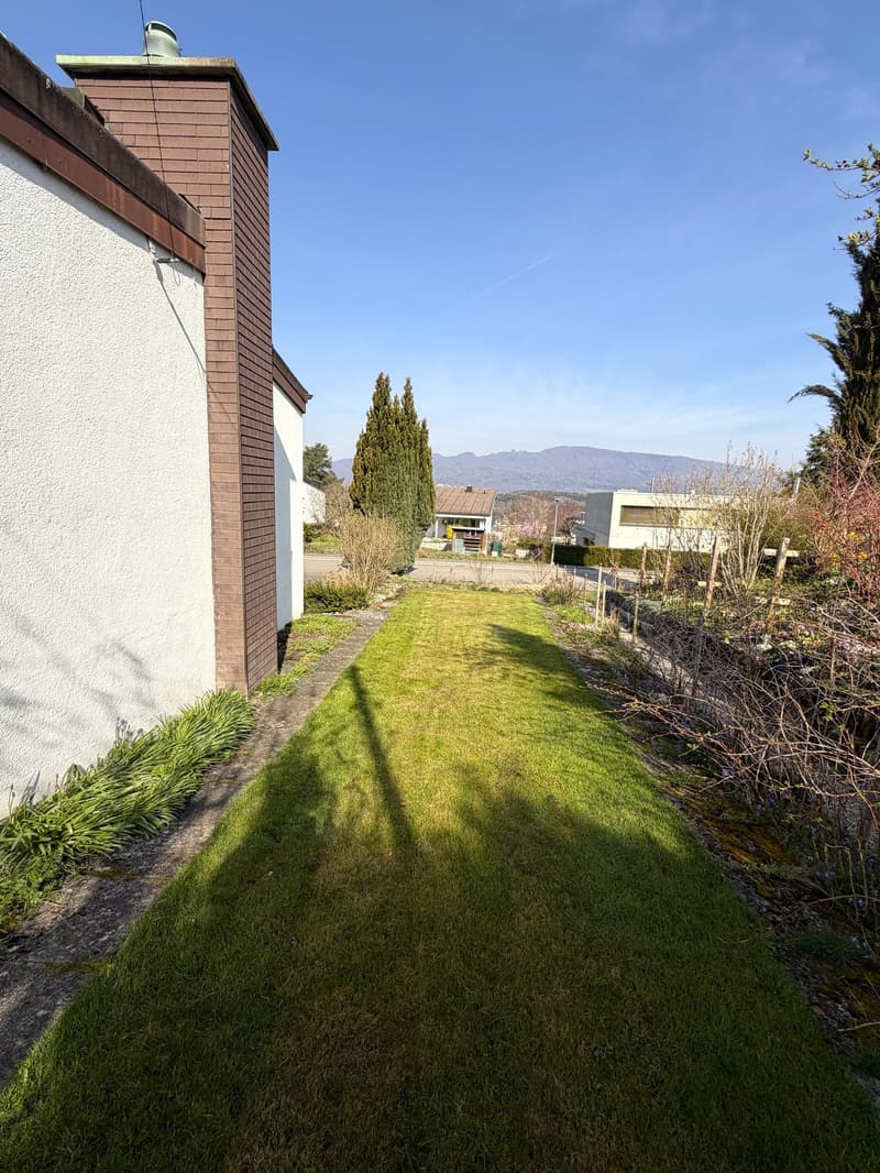 BELIEBTE, SONNIGE UND RUHIGER LAGE MIT AUSBAUPOTENTIAL AUF 880 M2 GRUNDSTÜCK (4)