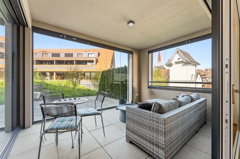 Stilvolle 2.5-Zimmer-Wohnung mit Wintergarten und privatem Gartensitzplatz (4)