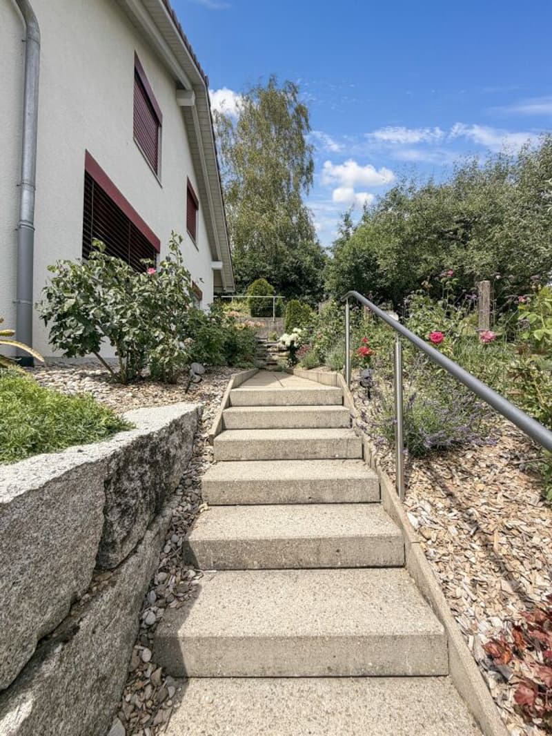 Hauszugang für Gäste, Post und Garten