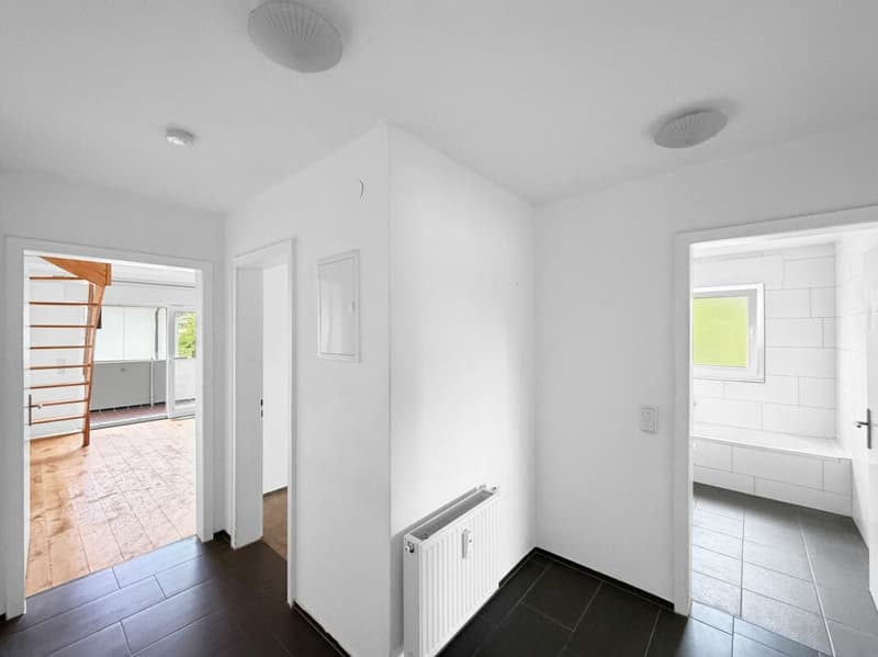 Modernisierte Maisonettewohnung in erster Rheinlage - bezugsbereit (10)