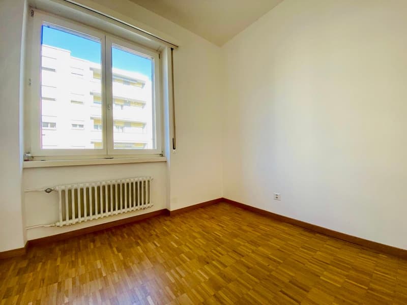 Luminoso appartamento di 4 locali con balcone (5)