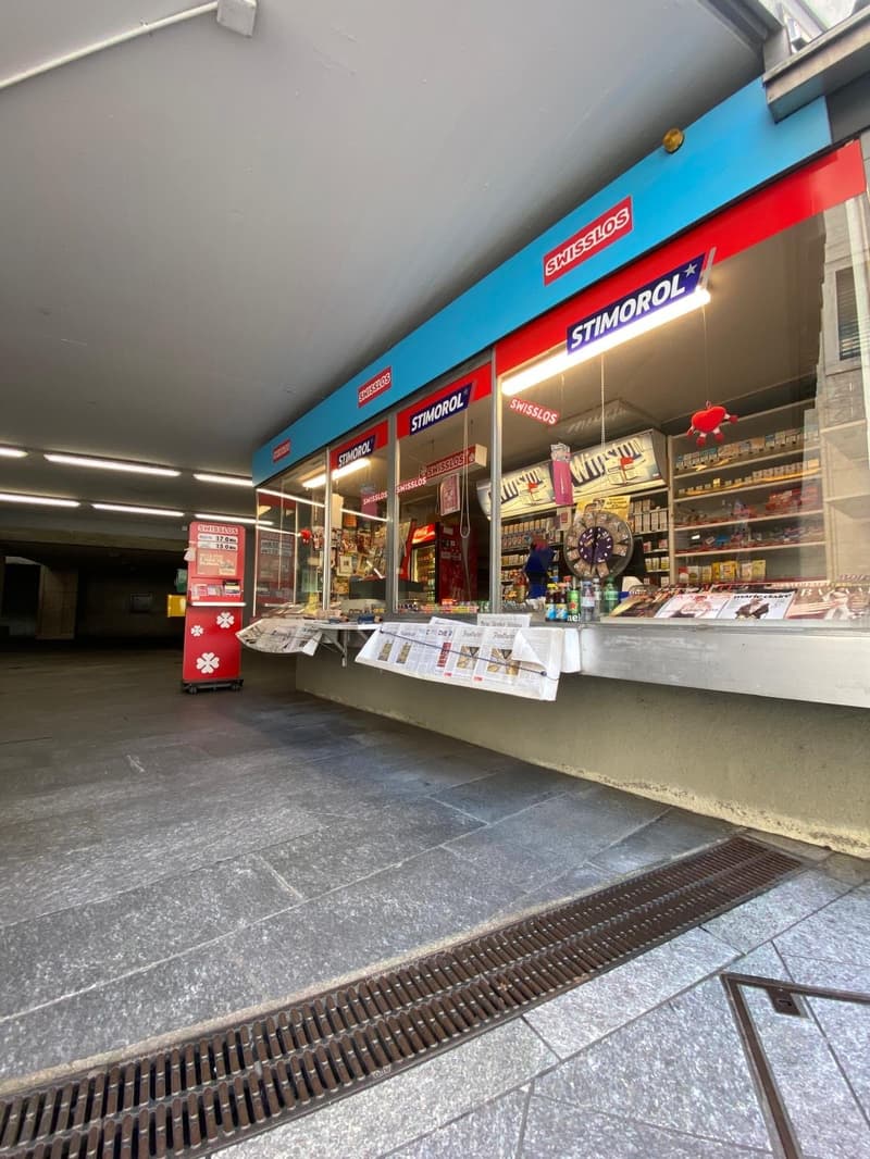 Locazione edicola Autosilo Motta (2)