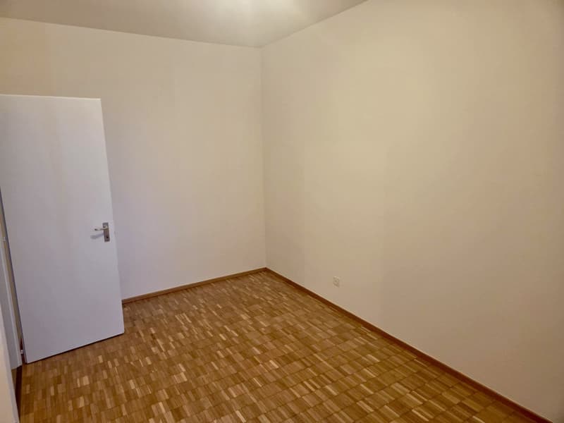 2 locali in zona ben servita (6)