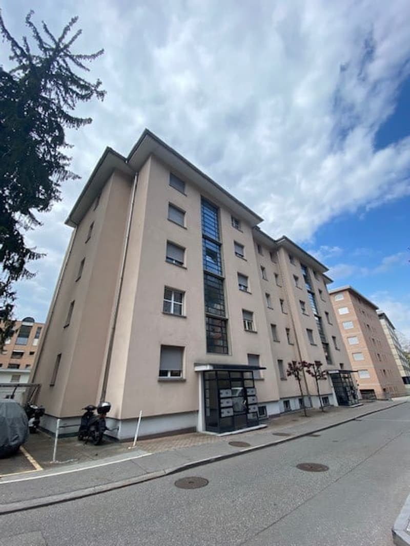 APPARTAMENTO 3.5 LOCALI A LUGANO-CASSARATE (1)
