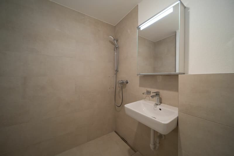 Badezimmer, EG Links