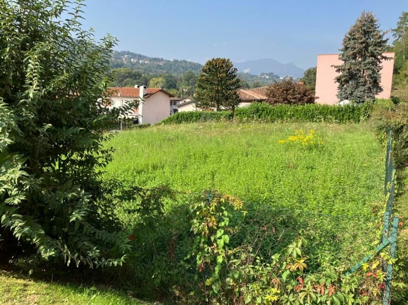 Terreno edificabile di 750 mq in posizione soleggiata e con vista aperta (2)