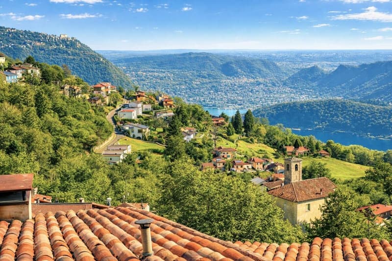 Casa unifamiliare in zona tranquilla e con vista, da ristrutturare (2)