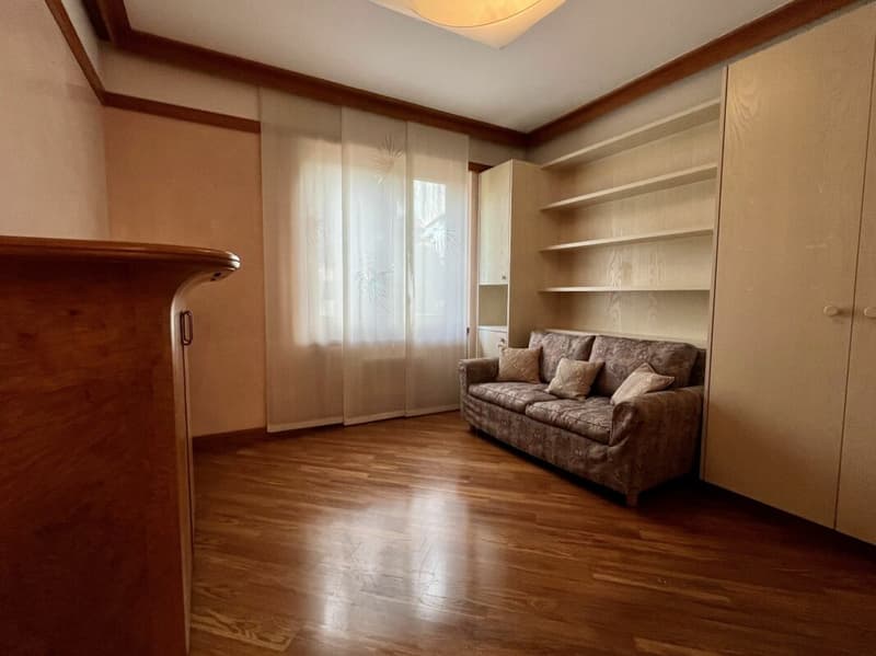 Grande ed elegante villa con terreno edificabile (11)
