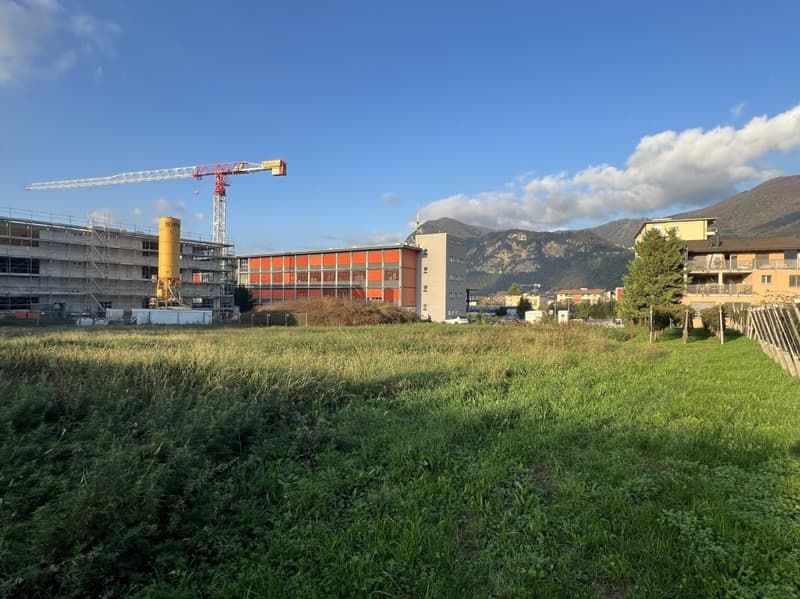Terreno industriale di ca. 2'600 mq a Mendrisio (2)