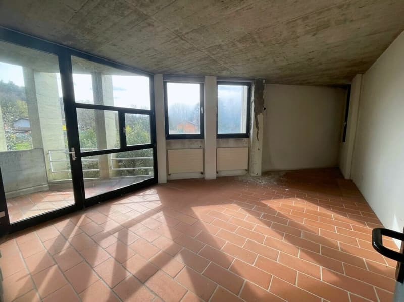 Casa unifamiliare su tre livelli con terrazza panoramica e giardino (11)