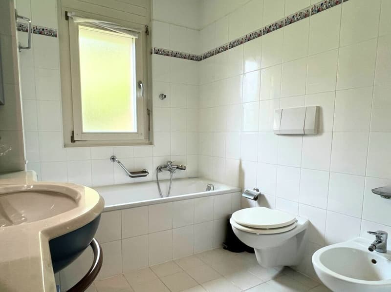 Casa unifamiliare moderna, con terrazza e giardino privato (10)