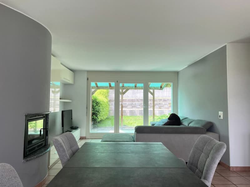 Casa unifamiliare moderna, con terrazza e giardino privato (7)
