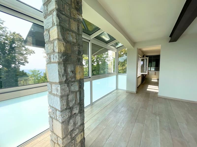 Casa unifamiliare ristrutturata con giardino e vista panoramica (7)