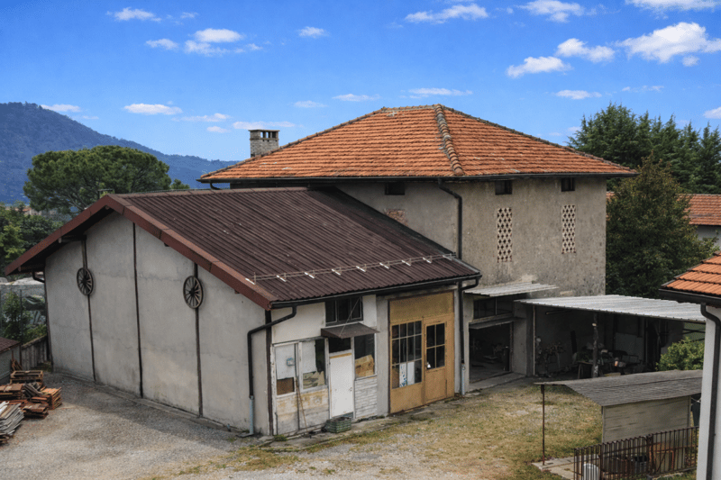 Casa unifamiliare con rustico, ampio giardino e piazzale privato (6)