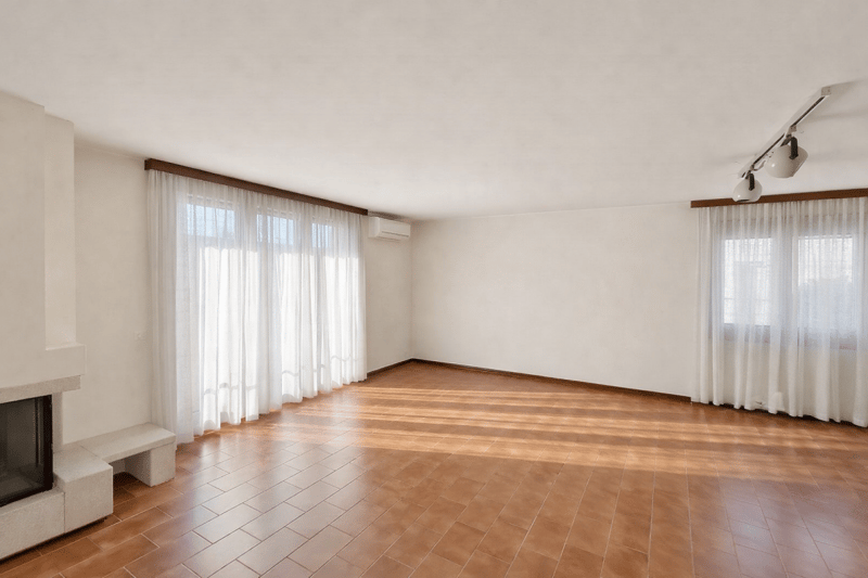 Casa unifamiliare con giardino e vista aperta (2)