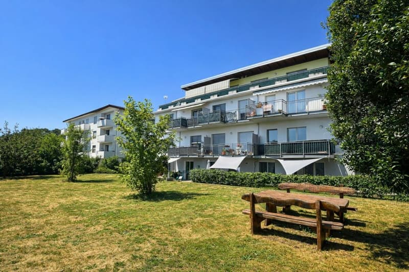 Appartamento moderno con giardino (3)